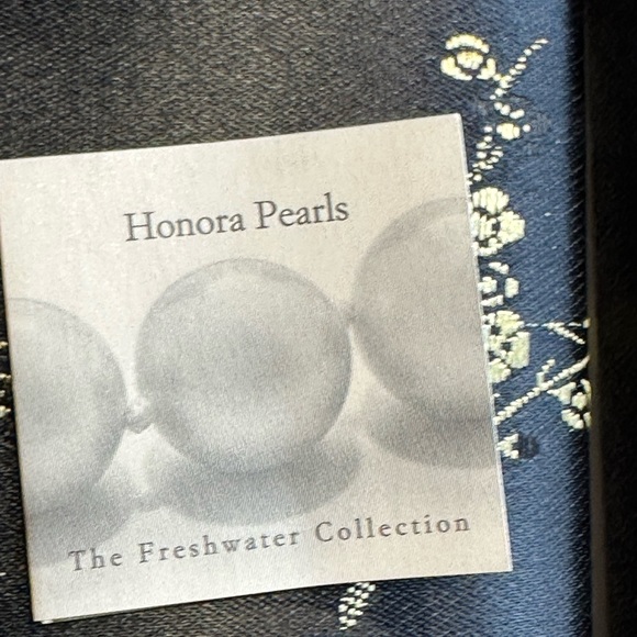 16” Honora cultured “floating” pearl necklace. - Picture 7 of 7